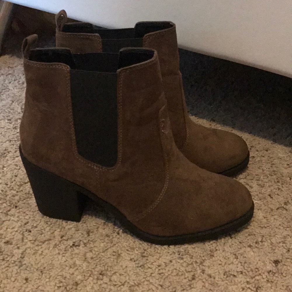 ankle booties!! dark brown!! never worn